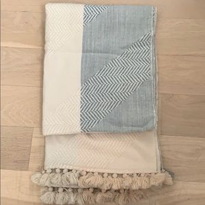 Vince Camuto large blanket chevron scarf